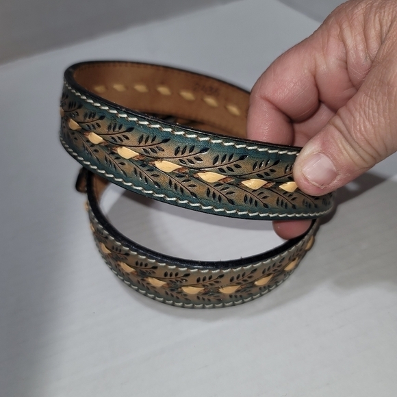 Vintage Hand Tooled Leather Belt Wheat Whipstitched Blue Natural 32 USA 1.25" - Picture 4 of 8